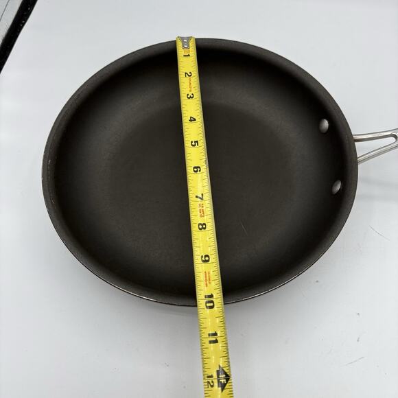 Cuisinart 10" Skillet Frying Pan with Lid‎ 622-24 Classic Nonstick Black - Picture 8 of 10